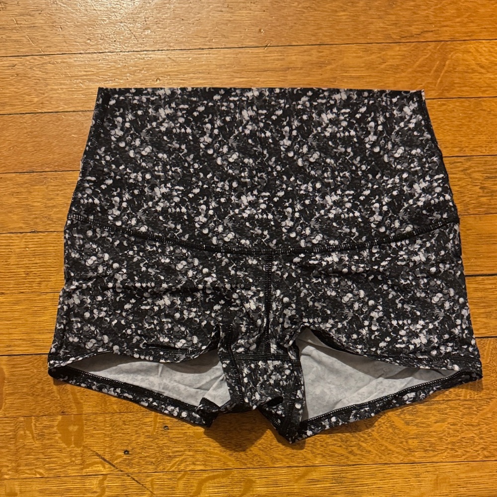 Lululemon Shine Short (Roll Down) in Shimmy Shimmer Black White